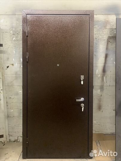 Дверь входная металлическая