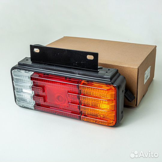 Стоп сигнал mazda titan, правый, zevs