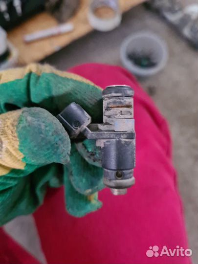 Форсунка топливная Volkswagen Polo 5 2013