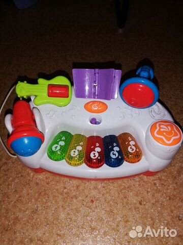 Музыкальный пианино с микрофоном