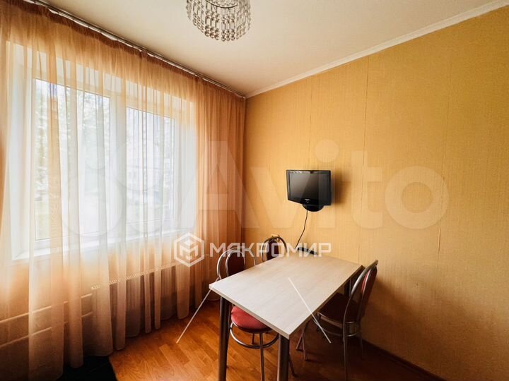 2-к. квартира, 55 м², 2/10 эт.