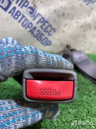 Ответная часть ремня безопасности задняя правая