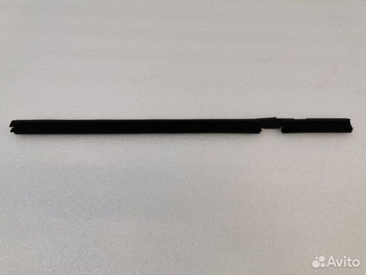 Уплотнитель стекла двери Mercedes-Benz Glc-Class