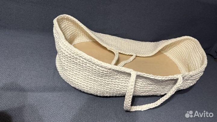 Вязаная люлька для новорожденного