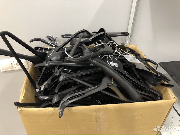 Вешалки плечики б/у