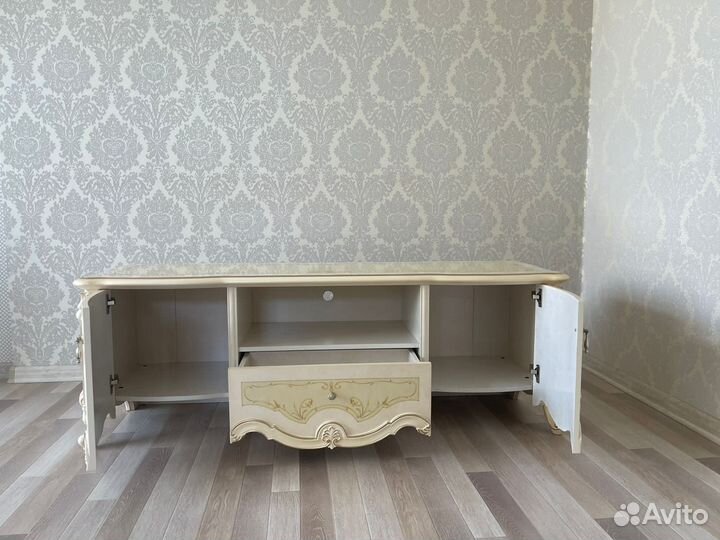 Тумба, подставка для телевизора