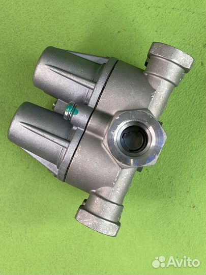 4-х контурный защитный клапан 13bar \Volvo FH12/16