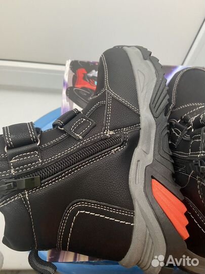 Ботинки новые с натуральным мехом 30