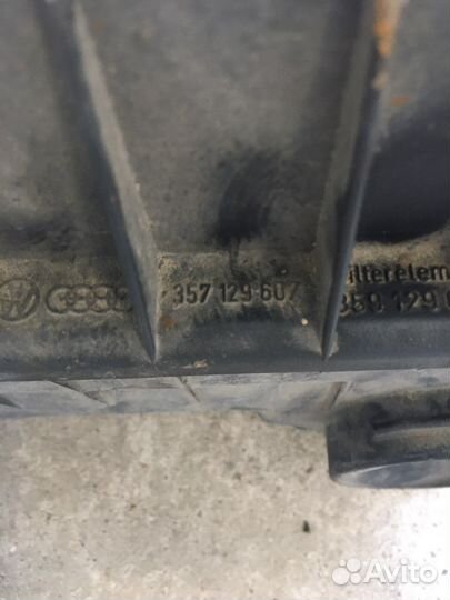 Корпус воздушного фильтра Volkswagen passat (3705)