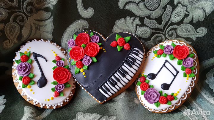 Расписные пряники и печенье ручной работы