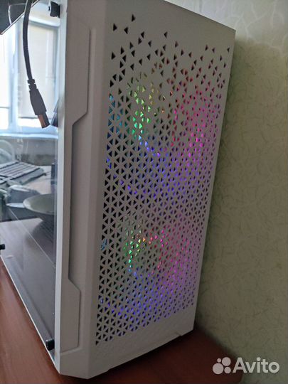 Игровой пк (1070 Ti 8Gb + Xeon E5-2666v3 + 16Gb)