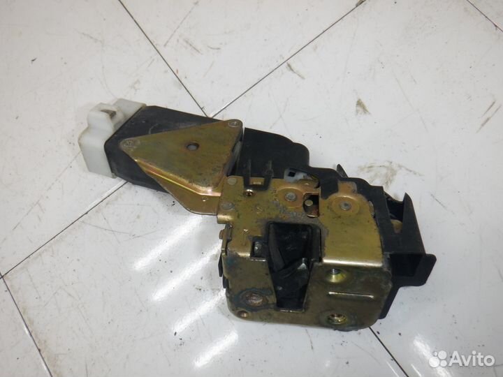 Замок двери передней правой Mitsubishi Space Star