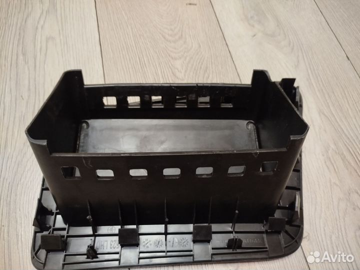 Крышка пассажира AirBag на Nissan Juke