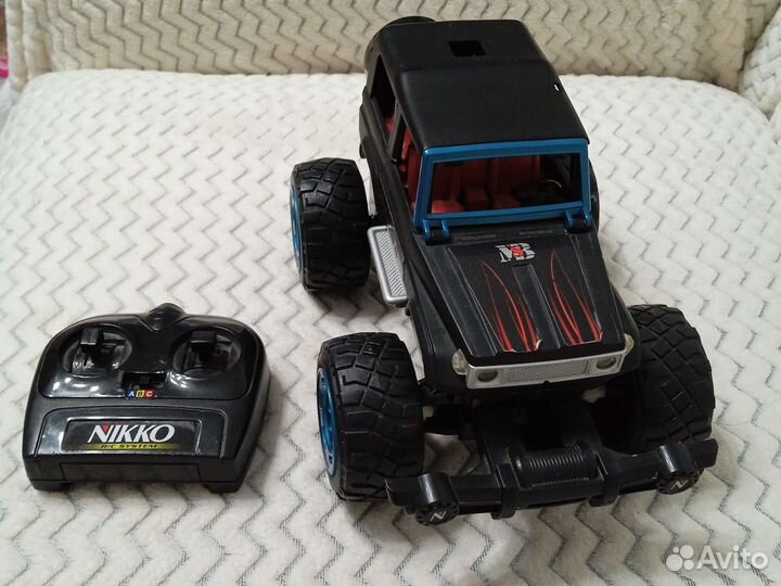 Внедорожник игрушка