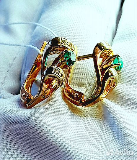 Золотые серьги 585 с зеленым камнем