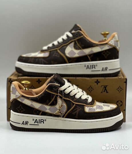 Женские кроссовки Nike Air Force LV