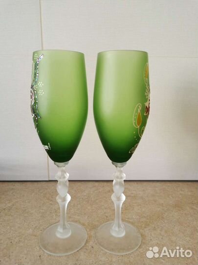 Бокалы под шампанское