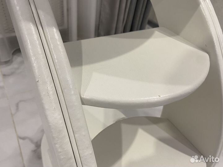 Приставной столик