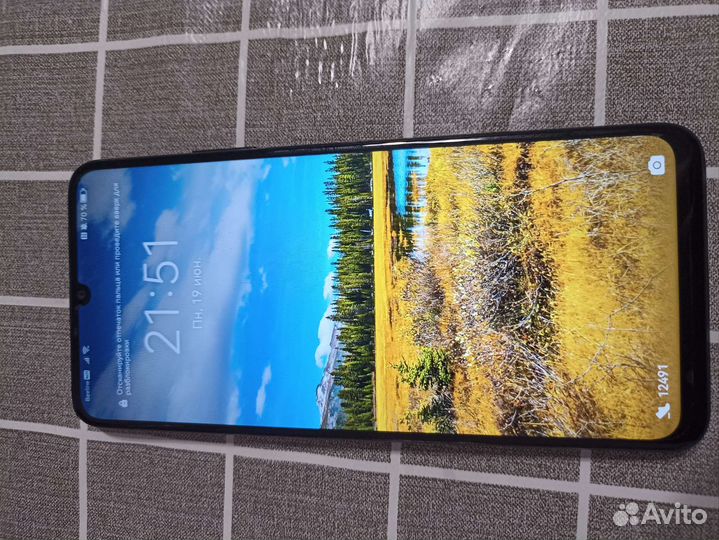 Huawei nova y70