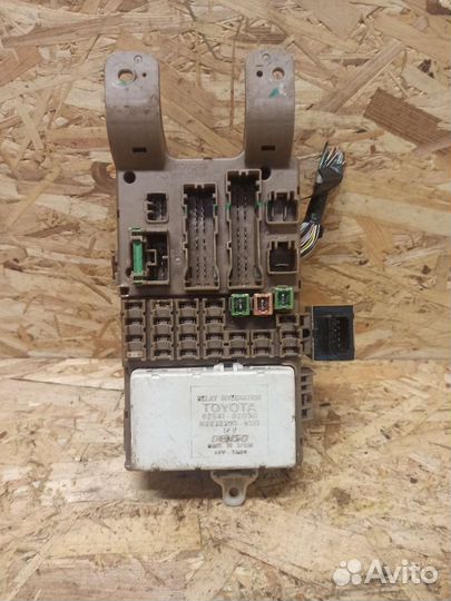 Блок предохранителей Toyota Corolla E 120