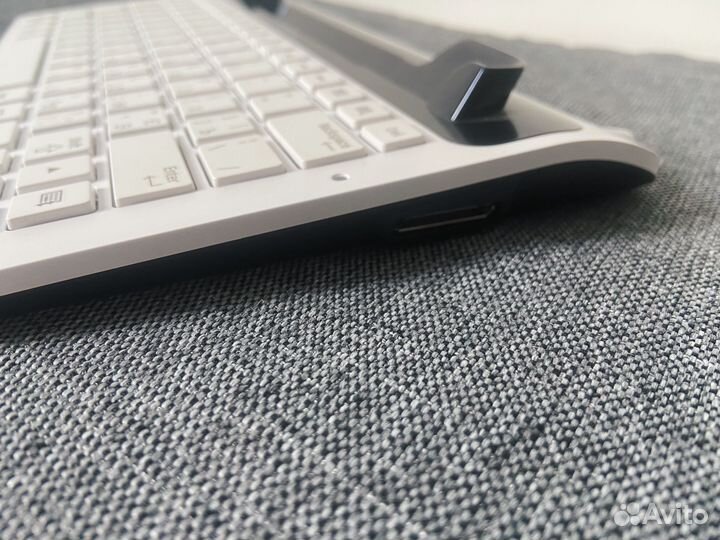 Клавиатура для планшета Samsung Galaxy 8.9 P7300