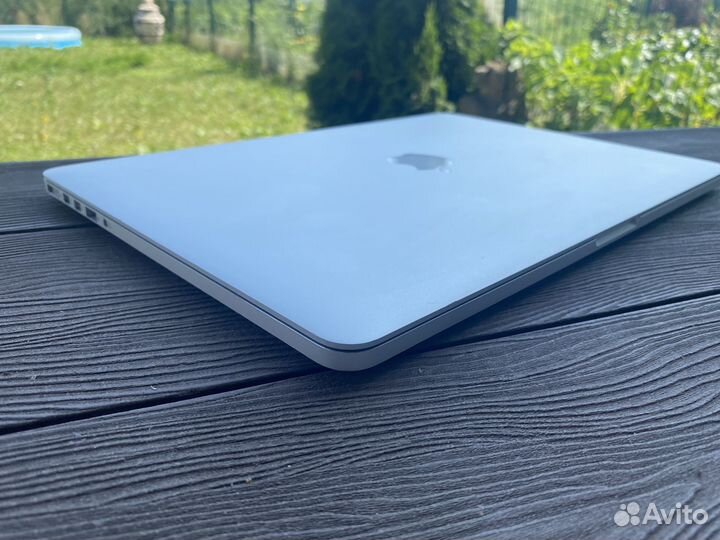 Apple MacBook Pro 15 2015 i7/16gb/256gb 76 циклов