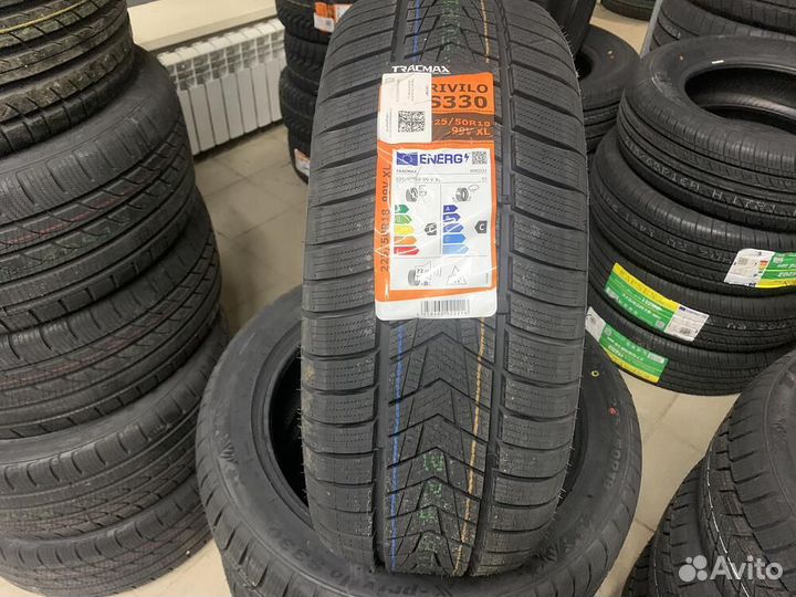 Tracmax X-Privilo S330 225/50 R18 99V