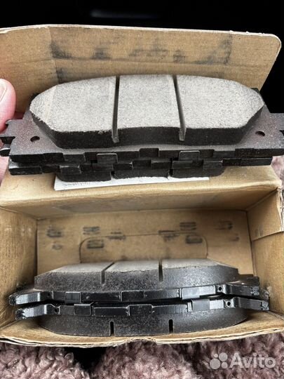 Тормозные колодки передние toyota