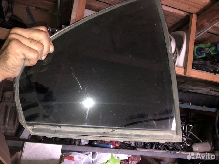 Е39 стёкла задних дверей и форточки