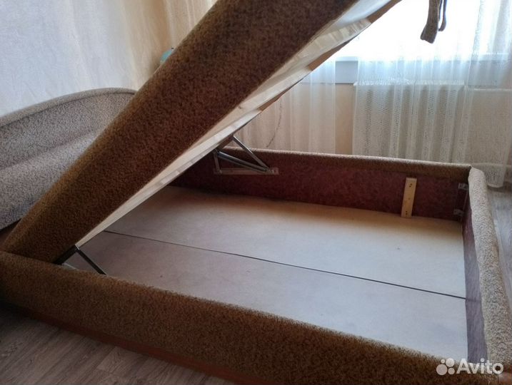 Кровать б/у