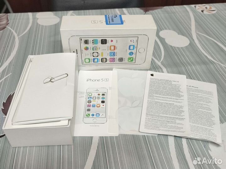 Телефон iPhone 5 s
