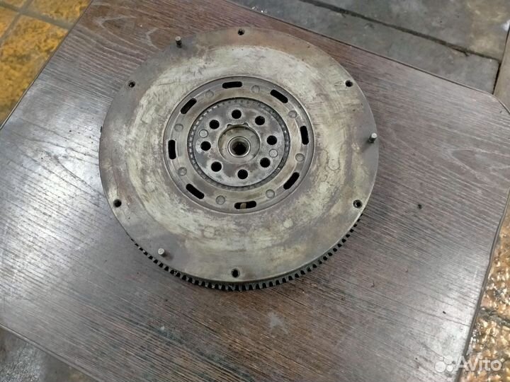 Маховик двухмассовый на двигатель Ауди 2.8 aah
