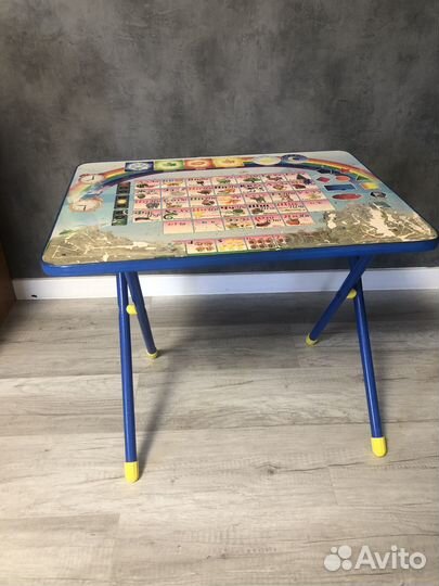 Детский столик