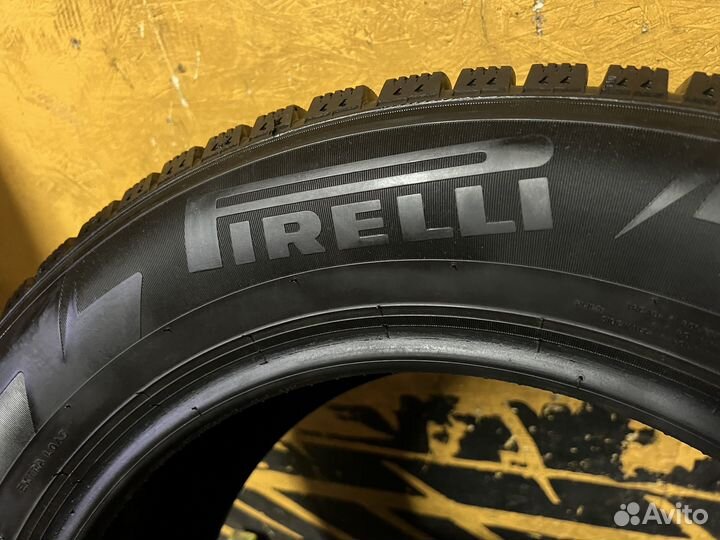 Pirelli Ice Zero 215/65 R17