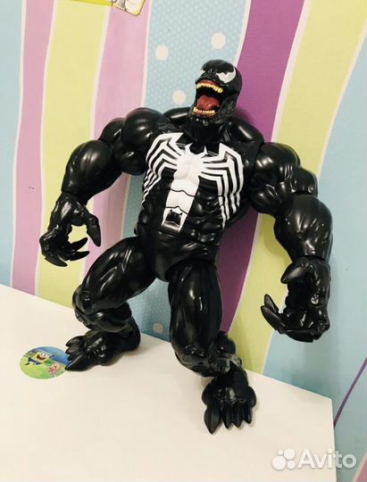 Фигурка веном