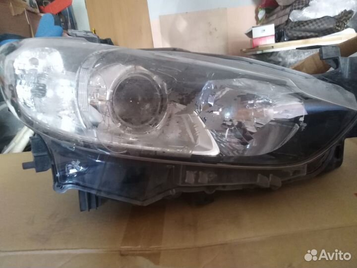 Фара правая mazda 6 2013 года. Разбито стекло