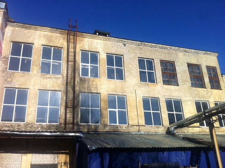 Продажа здания, 2450 м²