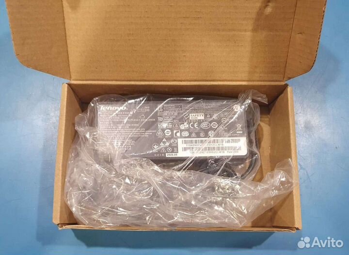 Зарядное устройство Lenovo 20V 4,5a квадратный