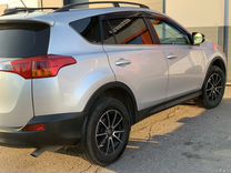 Toyota RAV4 2.0 CVT, 2013, битый, 270 000 км, с пробегом, цена 1 270 000 руб.