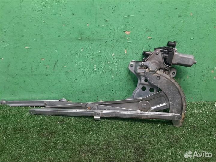 Стеклоподъемник передний левый Suzuki SX4 2007