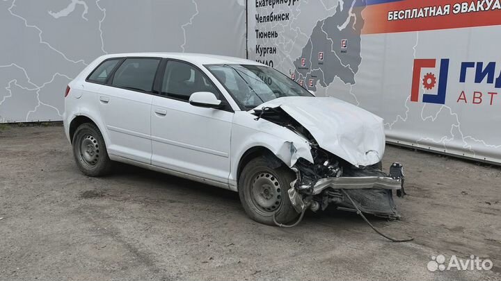 Фонарь задний (стоп сигнал) Audi A3 (8P) 8P4945097