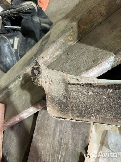 Крыло переднее левое priora