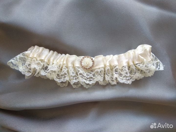 Подвязка новая, ручная работа