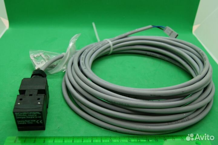 Для лифта. Выключатель безопасности Schmersal AZ 1