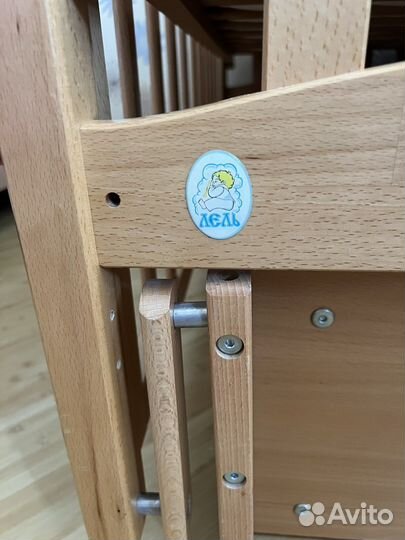 Детская кроватка с маятником Лель