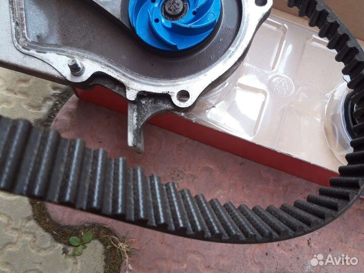 Грм ролик помпа на форд 2