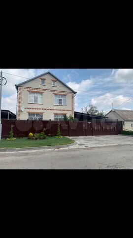 Дом 200 м² на участке 9 сот.