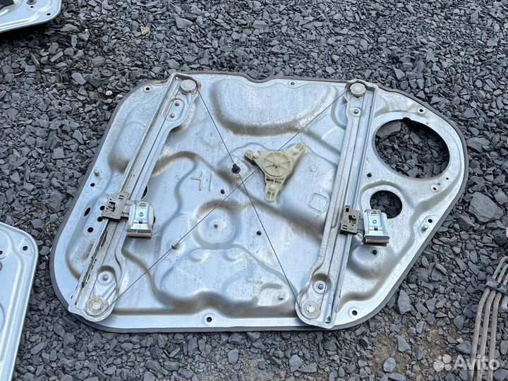 Стеклоподъемник передний левый Киа Венга