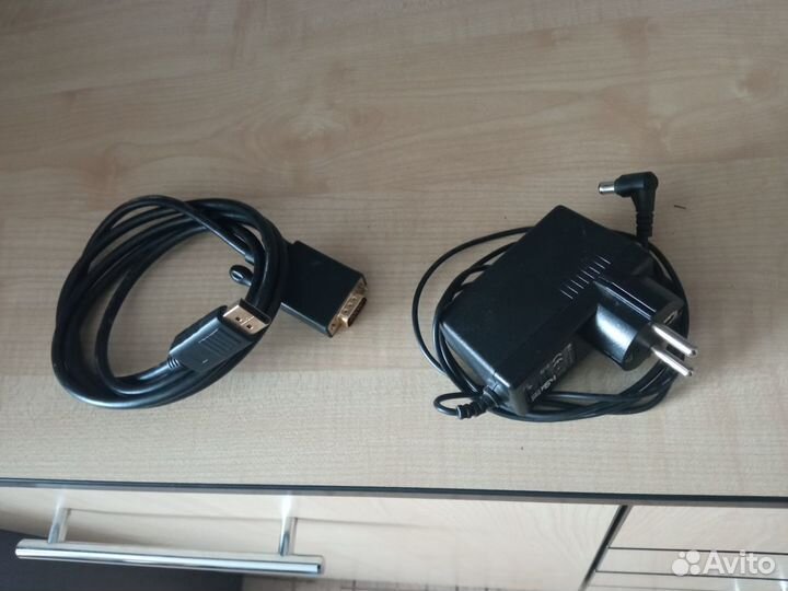 Монитор LG 22