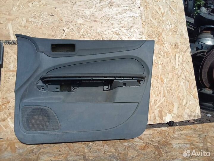 Дверные карты передние пара задняя левая Ford Focu